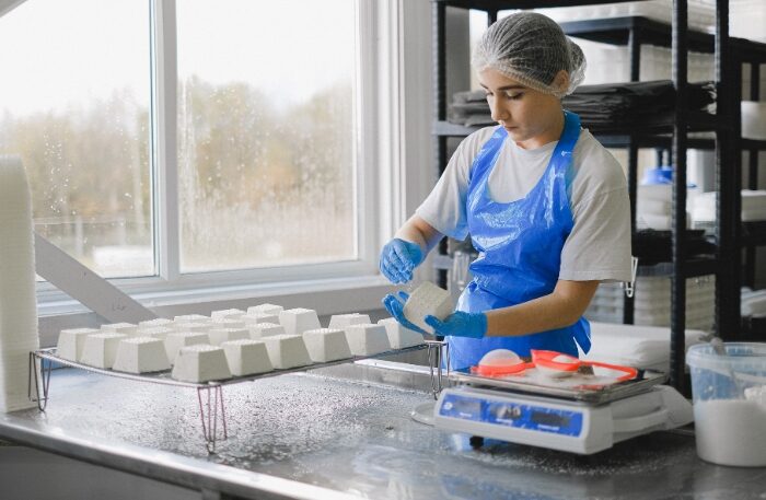 Peran quality control dalam menjamin konsistensi