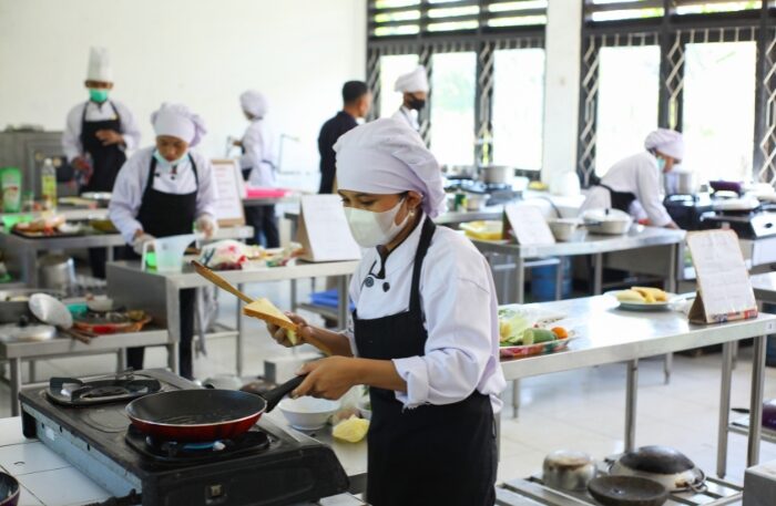 Bagaimana Mengatur Stok MBG Sekolah agar Tidak Kedaluwarsa